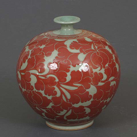 Narrow-neck Red Lotus Celadon Jar