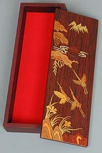 Inlaid Cranes to the Sun Lacquered Box - open