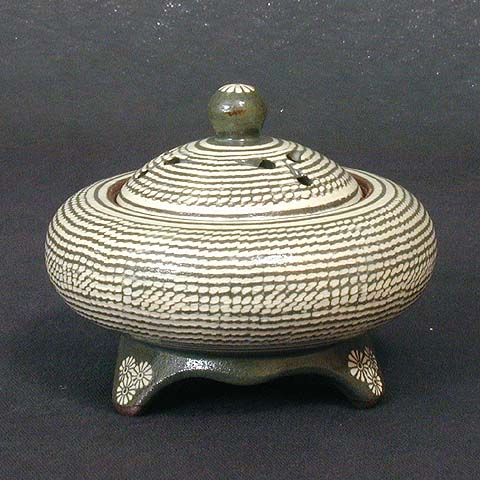 Rope & Chrysanthemum Bun-cheong Incense Burner