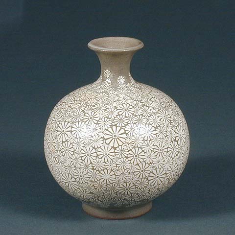 Chrysanthemums Bun-cheong Jar