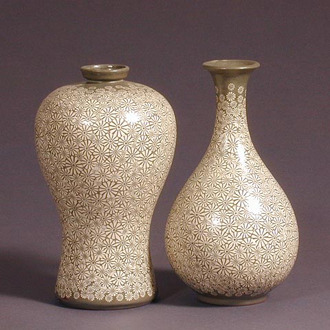 Chrysanthemums Bun-cheong Vase & Bottle