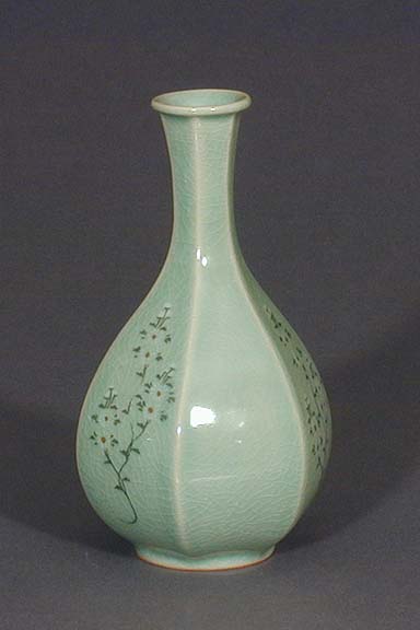 Yu-gak (hexagonal) Chrysanthemums Bottle