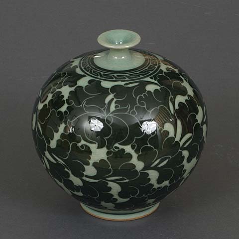 Narrow-neck Dark Lotus Celadon Jar
