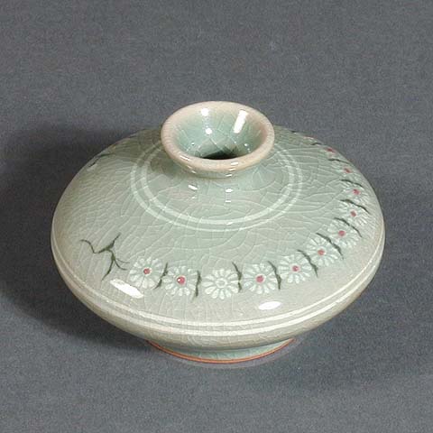Chrysanthemum Ring Oil Bottle