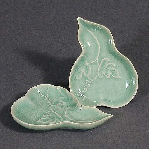 Gourd-shaped Celadon Plates