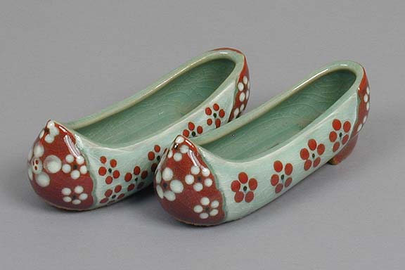 Decorative Chrysanthemum Shoes (style 2)