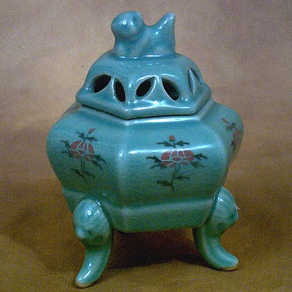 Yuk-gak Peony Incense Burner