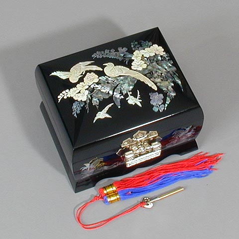 Small Plum Blossoms Music Box