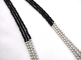 Gray Pearl Necklace - Middle