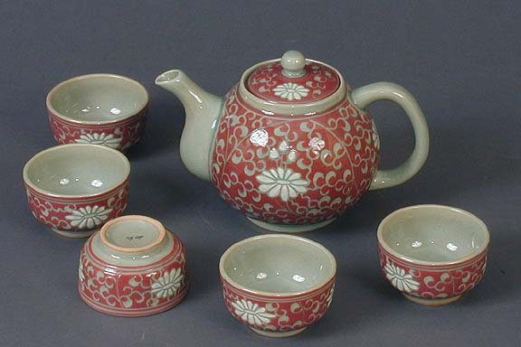Tall Red Chrysanthemum Teapot Set