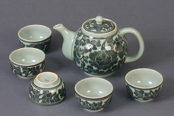Tall Dark Lotus Teapot Set